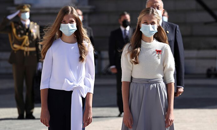La infanta Sofía y la princesa Leonor.  | EFE