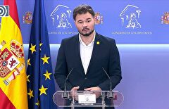 Rufián dice que Ayuso "trafica con la vida de los madrileños"