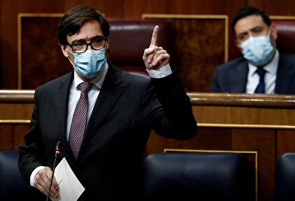 Salvador Illa, en la sesión de control en el Congreso de los Diputados. | EFE