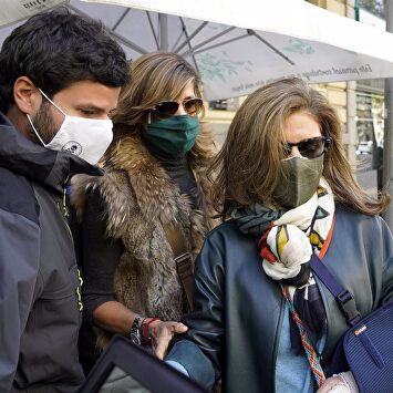 Willy Bárcenas y su madre. | Europa Press