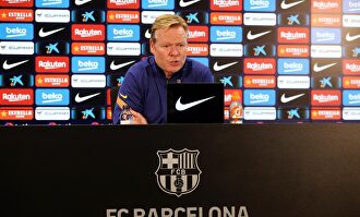 Ronald Koeman, en rueda de prensa con el FC Barcelona. | EFE