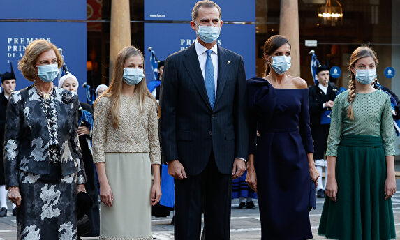 Leonor brilla con lentejuelas y tacones: las mejores imágenes de los Premios Princesa de Asturias