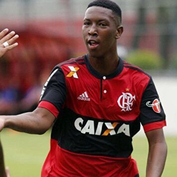 Marx Lenin, futbolista brasileño que desembarca en el FC Akron de la segunda división rusa. | @fcakron