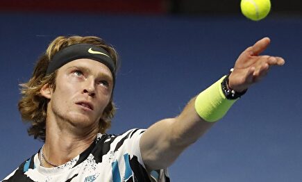 Rublev pone a Nadal por las nubes | EFE
