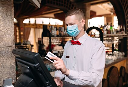 La hostelería mejora un 10% respecto a julio. | Alamy