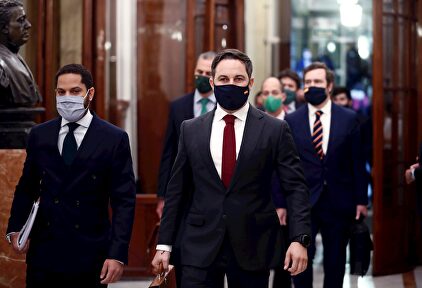 El líder de Vox, Santiago Abascal (i) y el diputado de dicha formación, Ignacio Garriga (i) | EFE