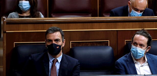 El presidente del Gobierno, Pedro Sánchez, junto al vicepresidente segundo, Pablo Iglesias | EFE