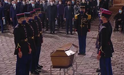 One, de U2, en el homenaje al profesor decapitado en Francia