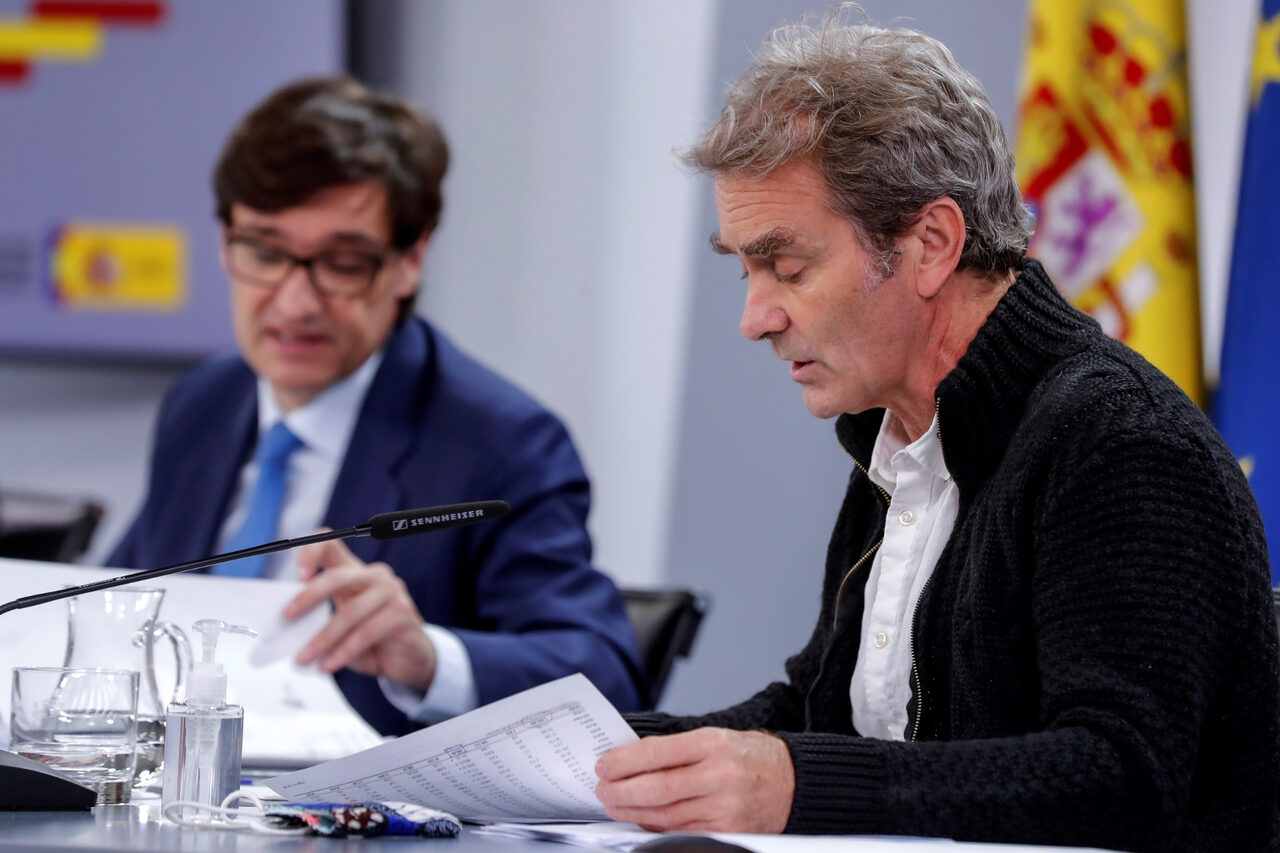 Fernando Simón y Salvador Illa. | EFE