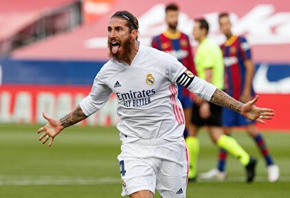 Sergio Ramos celebra su gol al Barcelona que hacía subir el 1-2 al marcador del Camp Nou. | Cordon Press