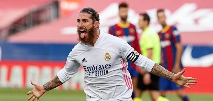 Sergio Ramos celebra su gol al Barcelona que hacía subir el 1-2 al marcador del Camp Nou. | Cordon Press