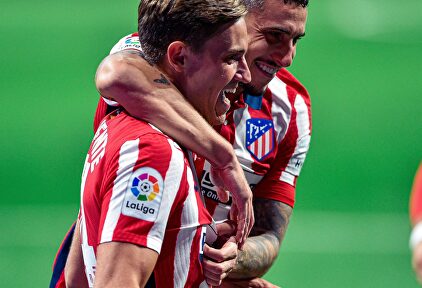 Marcos Llorente celebra el gol con Hermoso. | Cordon Press