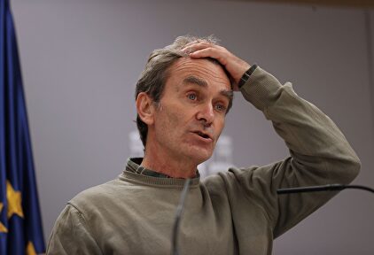 Fernando Simón justifica sus errores diciendo que no hay que "matar al mensajero"