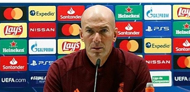 Zinedine Zidane, en rueda de prensa en el Borussia Park. | Cordon Press