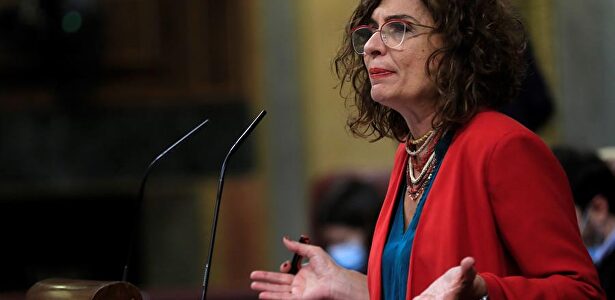 La presión fiscal normativa en España se sitúa por encima de la media de la UE. | EFE