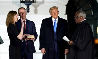 Juramentación de Amy Coney Barrett en la Casa Blanca.  | EFE