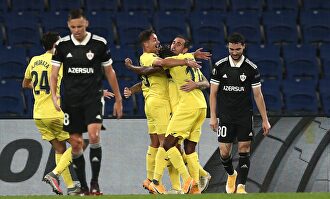 Los jugadores del Villarreal celebran el primer gol de Paco Alcácer (2d). | EFE