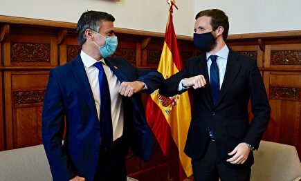 Leopoldo López y Pablo Casado este viernes en el Congreso. | PP