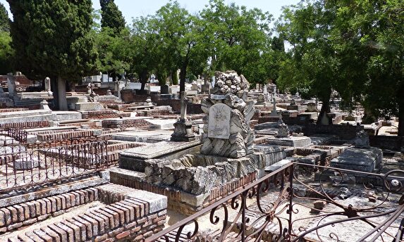 Cementerios en el día de Todos los Santos. | Kelu Robles