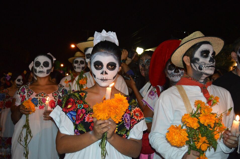 El Covid marca la visita a los cementerios del Día de Todos los Santos Dia-de-muertos-mexico-calavera