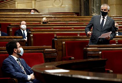 Pere Aragonès y Carlos Carrizosa durante la sesión de control de este miércoles | EFE