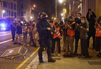 Antidisturbios en imagen de archivo | LD