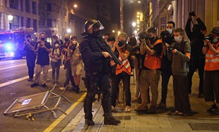 Antidisturbios en imagen de archivo | LD