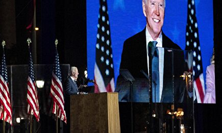 El candidato a la presidencia de Estados Unidos, Joe Biden, espera los resultados durante la noche electoral. | EFE