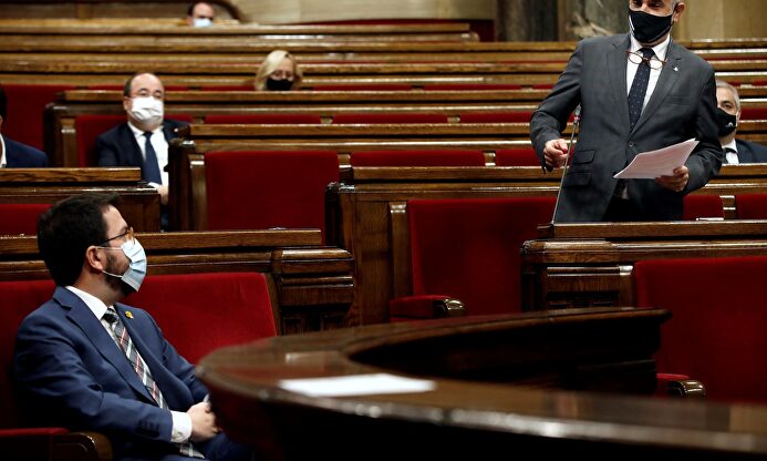 Pere Aragonès y Carlos Carrizosa durante la sesión de control de este miércoles | EFE