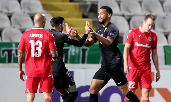 Yangel Herrera (2d) celebra su gol al Omonia Nicosia. | EFE