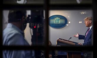 Donald Trump, durante la rueda de prensa que ha sido boicoteada por los Medios de Comunicación  | EFE