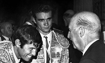 Tinín y el Cordobés saludan a Franco | Cordon Press