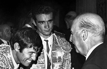 Tinín y el Cordobés saludan a Franco | Cordon Press