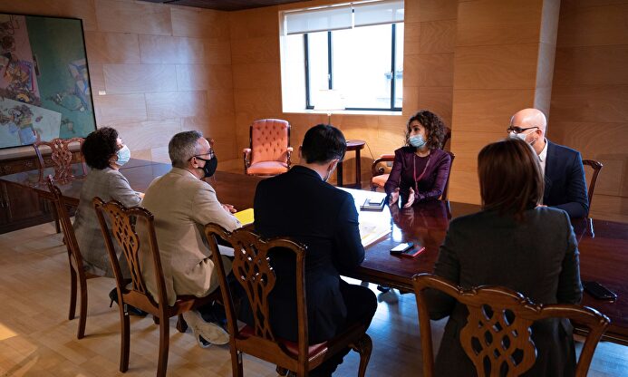 ERC se reúne con la ministra de Hacienda para negociar los PGE. | EFE