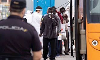 Federico a las 8: Invasión de cayucos en Canarias