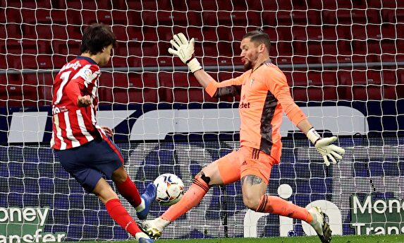 Doblete de Joao Félix ante el Cádiz | EFE