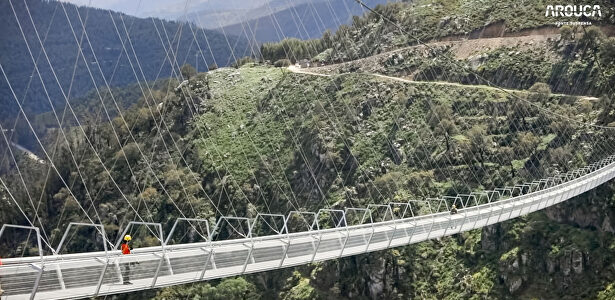 Así es el puente colgante peatonal más largo del mundo y está en Portugal