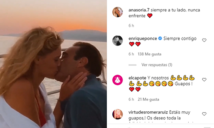 Beso de Ana Soria y Enrique Ponce | Instagram