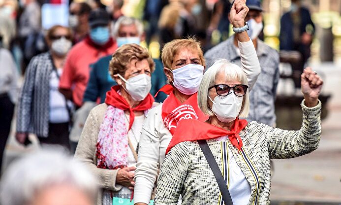 Manifestación en Bilbao, la semana pasada, para reivindicar la mejora de las pensiones y cuidados  | EFE