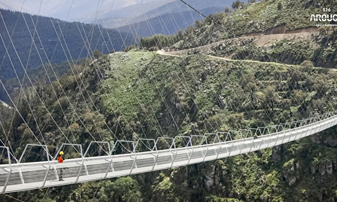 Así es el puente colgante peatonal más largo del mundo y está en Portugal