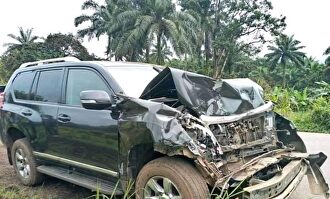 Así quedó el coche de Eto'o tras el aparatoso accidente | Twitter Tiempo de Juego