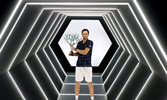 Medvedev gana en París | EFE