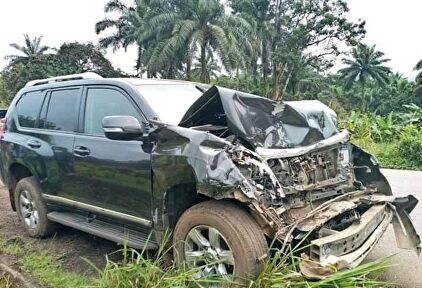 Así quedó el coche de Eto'o tras el aparatoso accidente | Twitter Tiempo de Juego