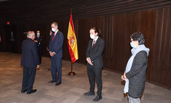 Encuentro del Rey con representantes de la colectividad española en Bolivia  | Casa del Rey