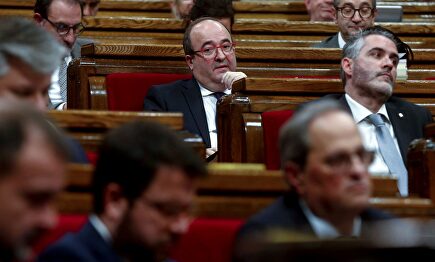 Pere Aragonès y Miquel Iceta en el Parlamento catalán en una imagen de archivo | EFE