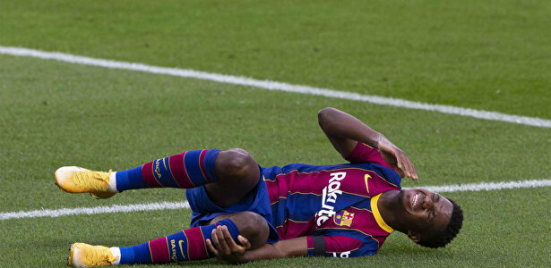 Ansu Fati estará cuatro meses en el dique seco | EFE