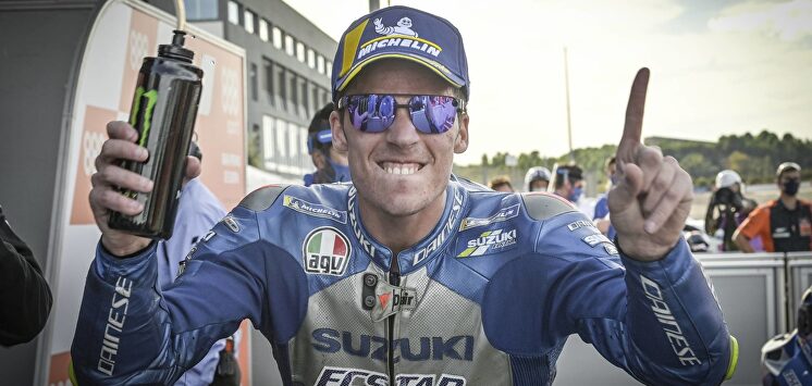 Joan Mir celebra su victoria. | Cordon Press