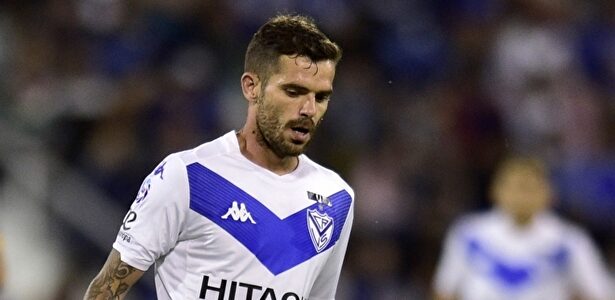 Fernando Gago ha decidido poner puntos y final a su carrera como futbolista | EFE