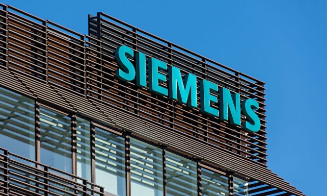 Siemens cierra el ejercicio fiscal con 4.030 millones de beneficios. | Alamy