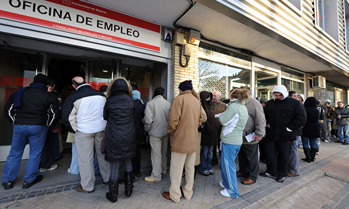 Después de ocho meses, sigue alimentándose el atasco en el SEPE. | Alamy